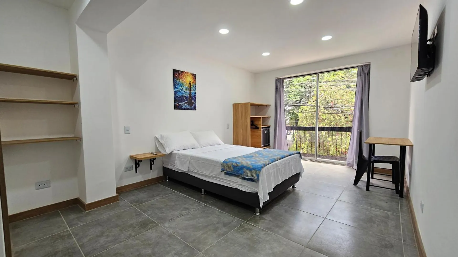 Komfort House Premium Medellin 0*,  Colombia